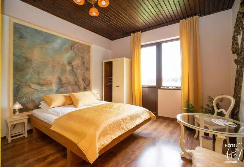 Hotelli Art E Boutique Rooms