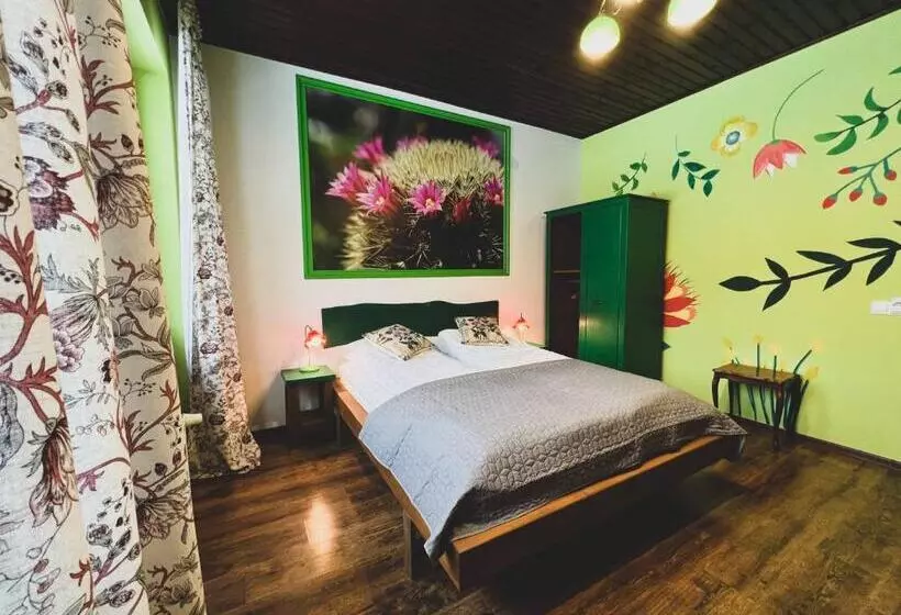 Hotelli Art E Boutique Rooms