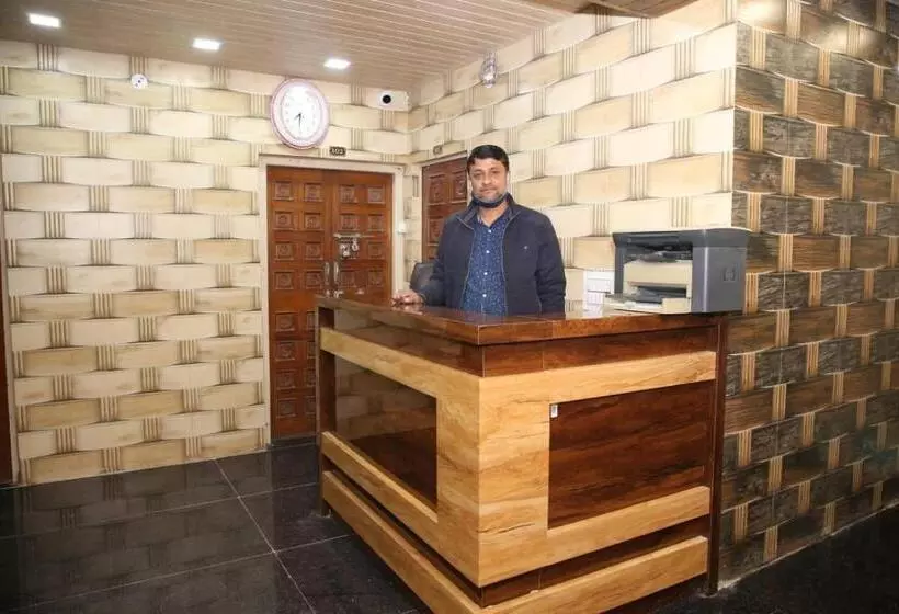 ホテル Yash Paradise