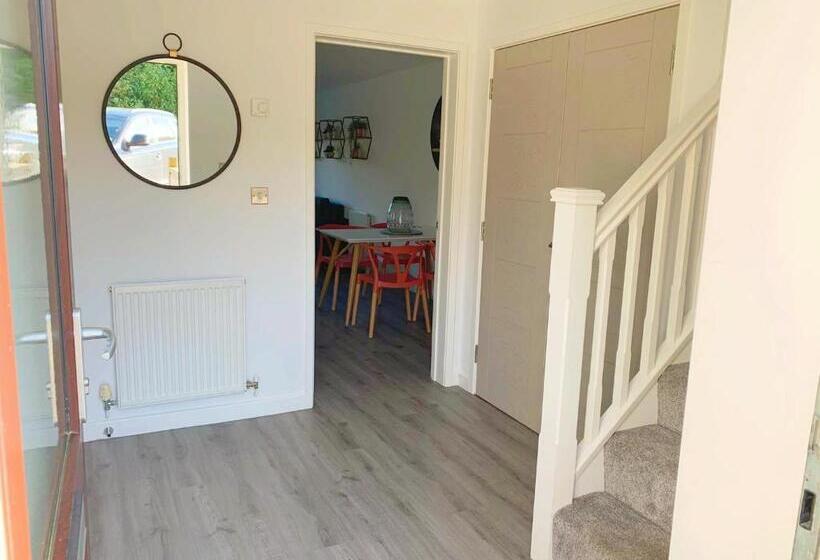 Waveside Waterside With Hot Tubresort Poolgym