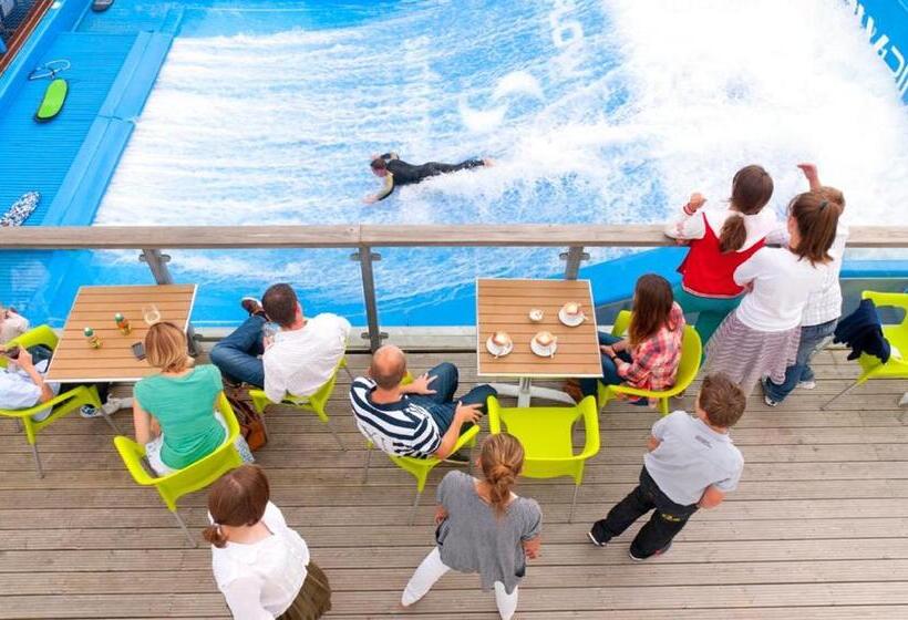 Waveside Waterside With Hot Tubresort Poolgym