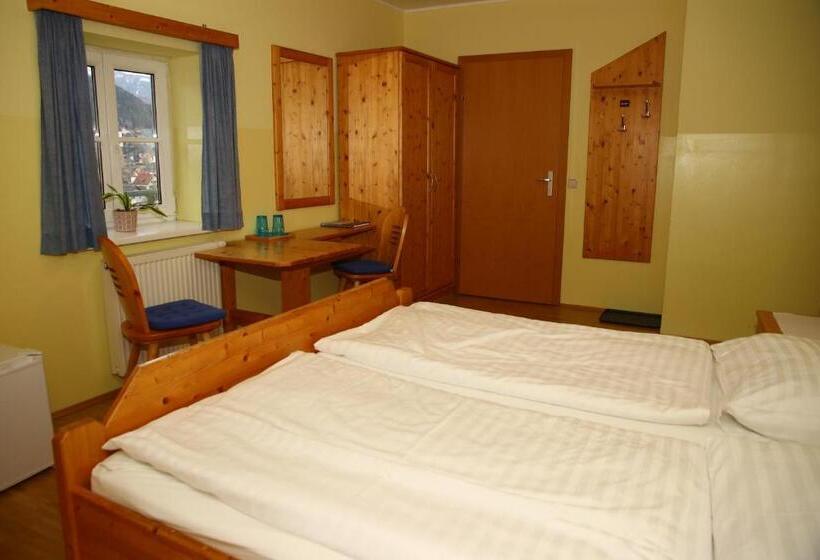 Hostel Pernegger Dorfstub´n