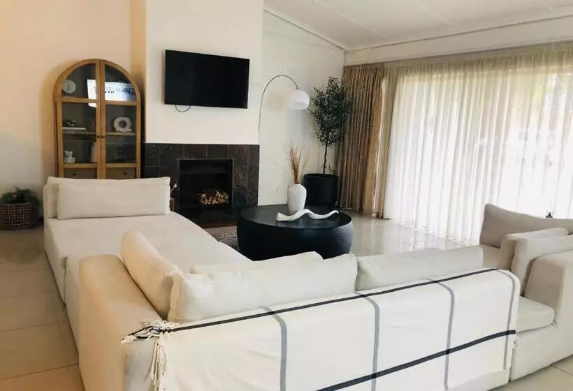 Aamiaismajoitus (B&B) Bluebanana Lodge