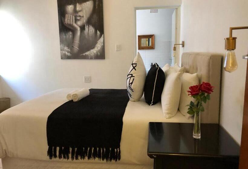 مبيت وإفطار Bluebanana Lodge