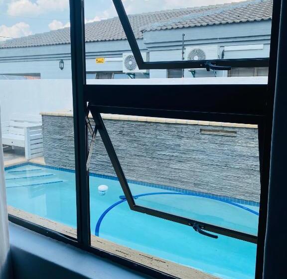 Bed and Breakfast Infinity Bnb Gaborone