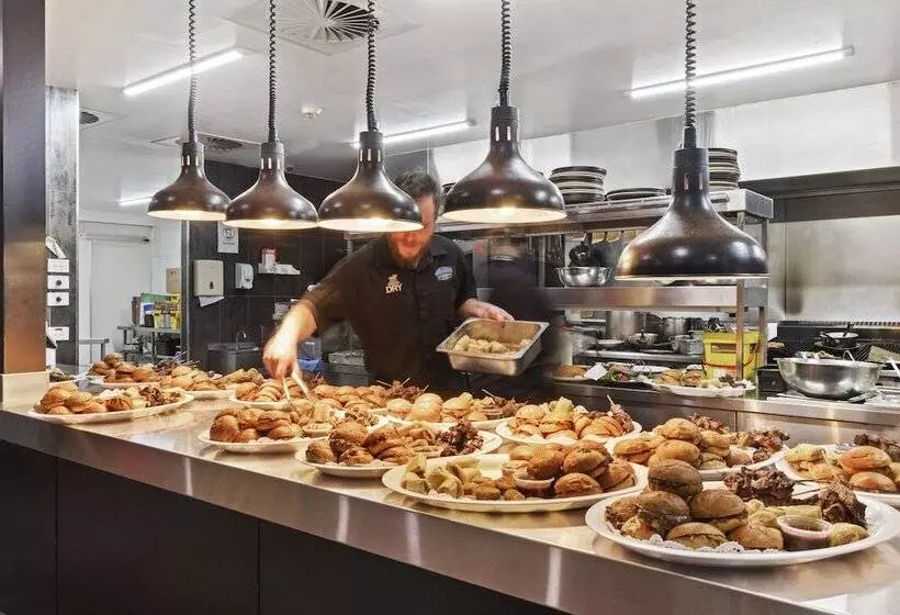 ホテル Queanbeyan Canberra