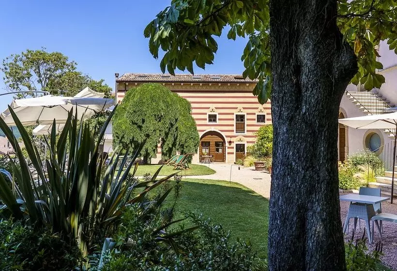 Hotelli Villa Balis Crema Verona Hills   Adults Only