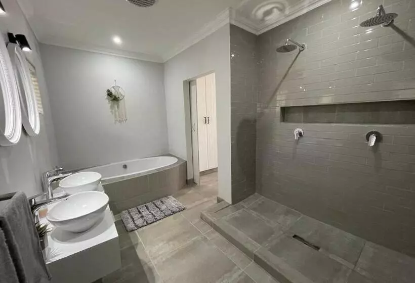 Majatalo Guest House On Gillian Unit 6