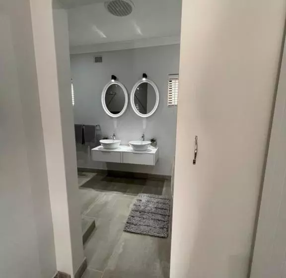 Majatalo Guest House On Gillian Unit 6