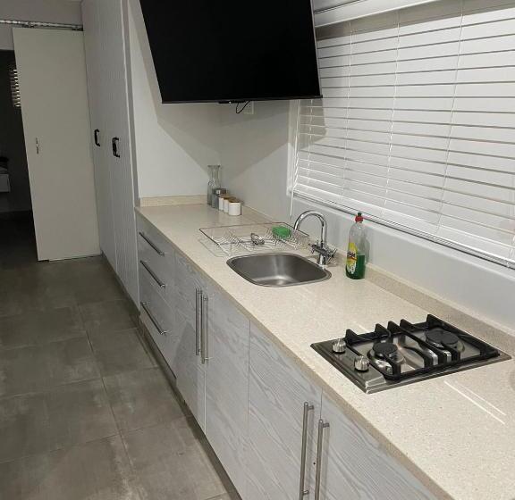 פנסיון Guest House On Gillian Unit 6