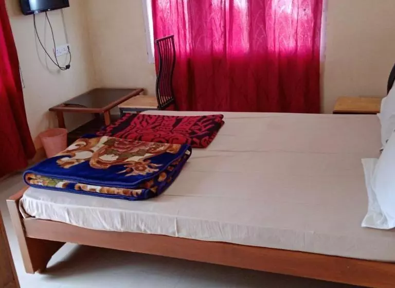 ベッドアンドブレックファースト Kumaragiri Cottages Kodaikanal
