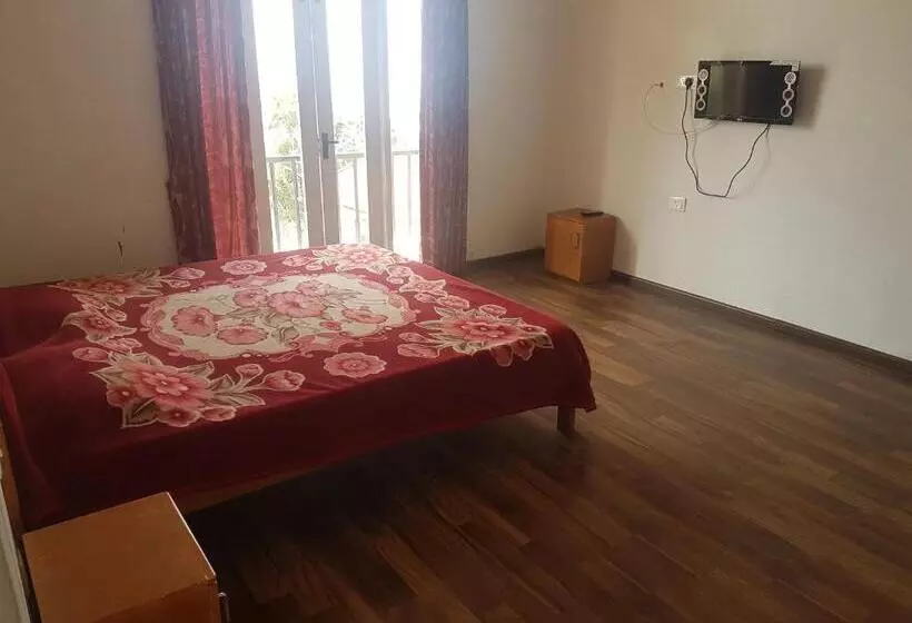 ベッドアンドブレックファースト Kumaragiri Cottages Kodaikanal