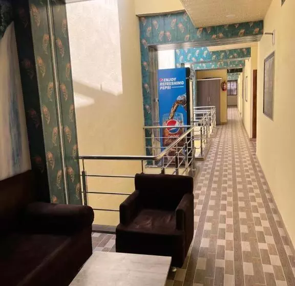 Hotelli Manas Ac Rooms