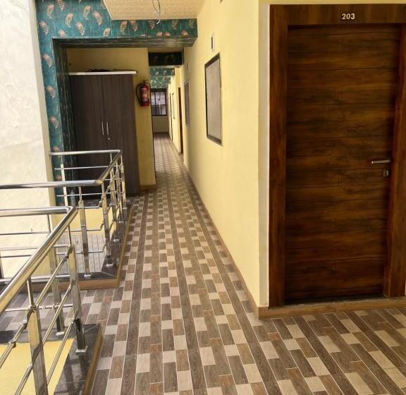 Hotel Manas Ac Rooms