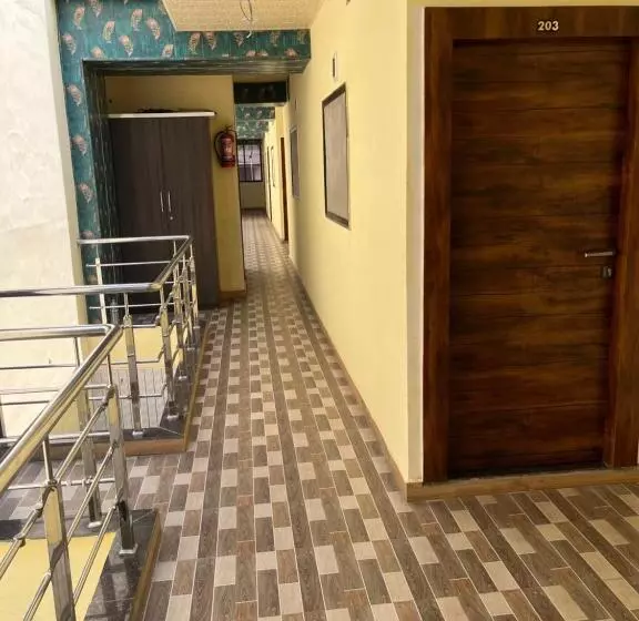 Hotelli Manas Ac Rooms