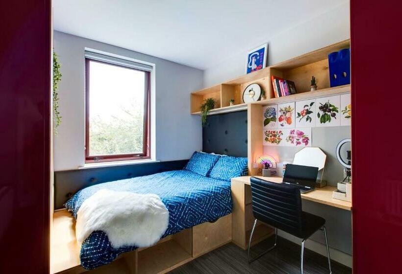 Yugo Explore Broadstone Hall