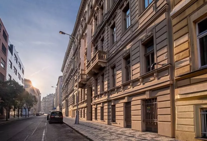 Aparthotel Rimska 14