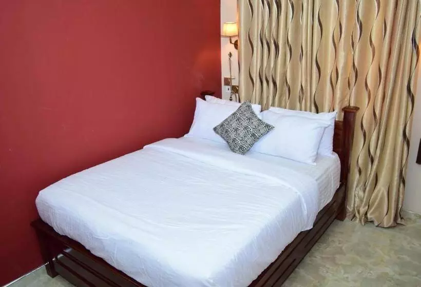 ホテル Absor Royal