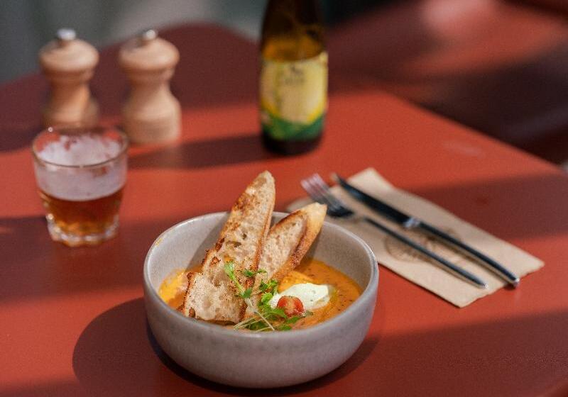 Отель Eklo Toulouse