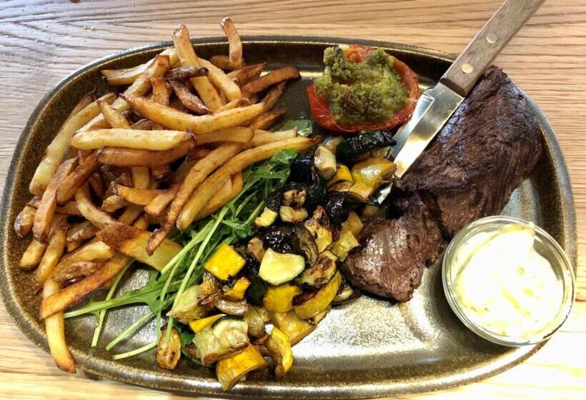 Отель Eklo Toulouse