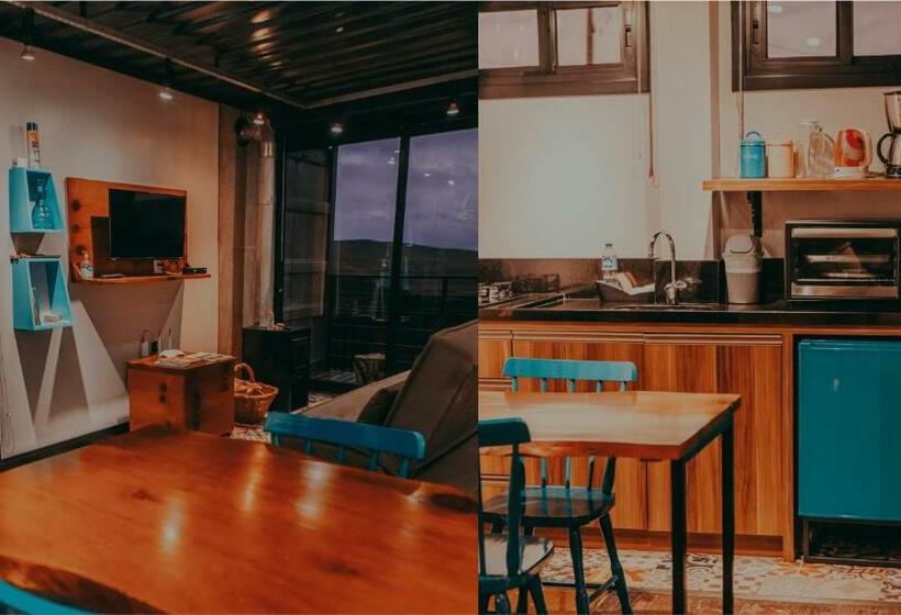 Pensão Cambará Container