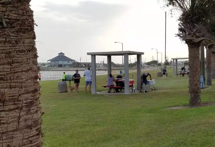 Majatalo Coastal Cottage Bay House