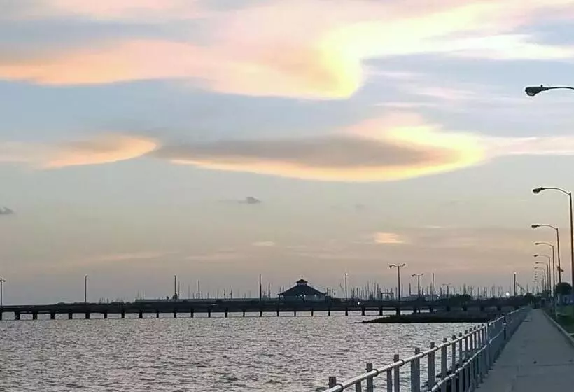 Majatalo Coastal Cottage Bay House