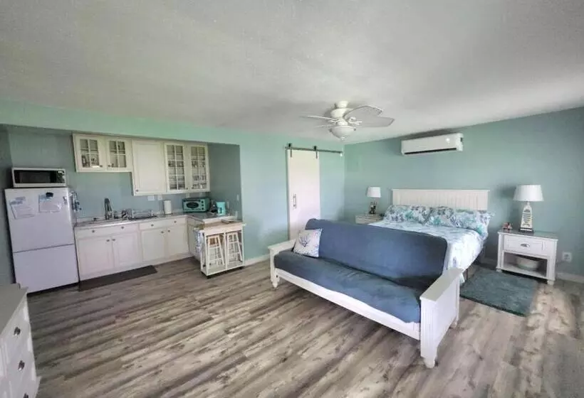 Majatalo Coastal Cottage Bay House