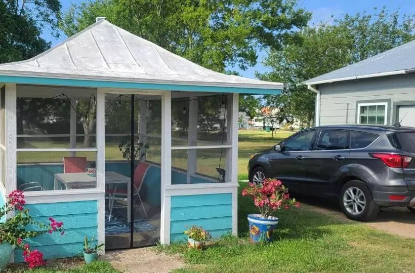 Majatalo Coastal Cottage Bay House