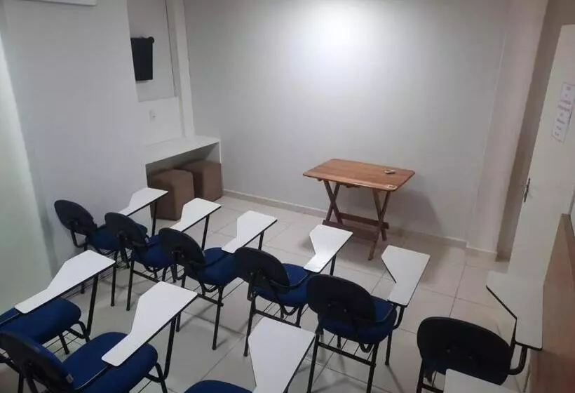 ペンション Pousada Avenida