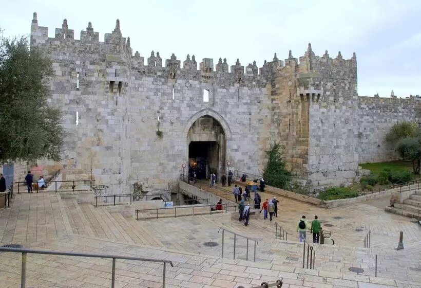 Aamiaismajoitus (B&B) The Colony