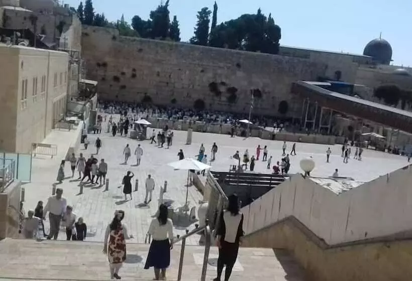 Aamiaismajoitus (B&B) The Colony