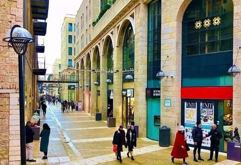 Aamiaismajoitus (B&B) The Colony