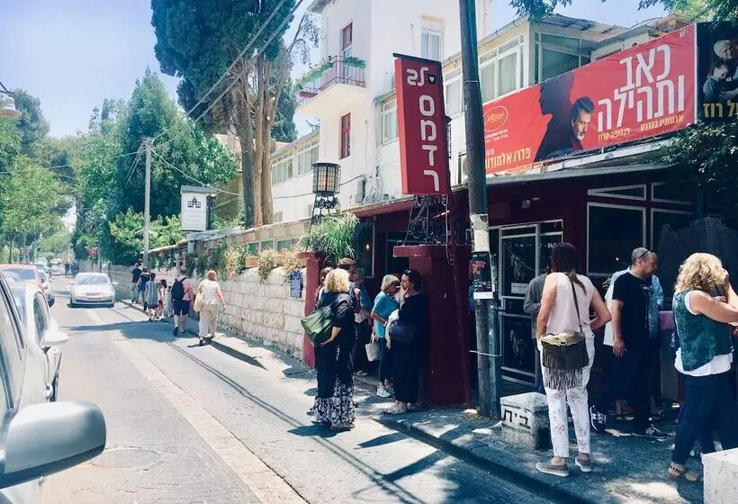 Aamiaismajoitus (B&B) The Colony