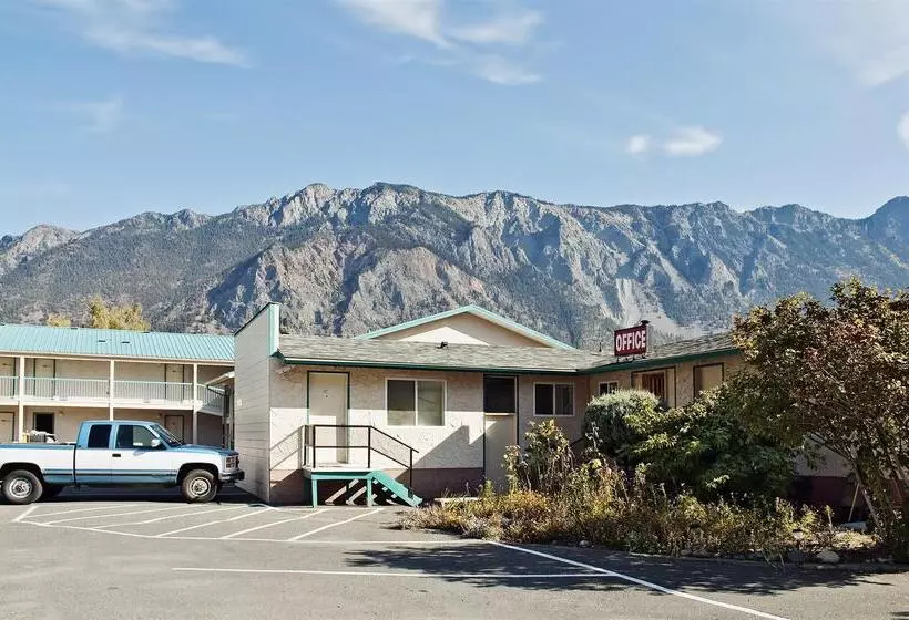 Canadas Best Value Inn Mile 0 Motel Lillooet