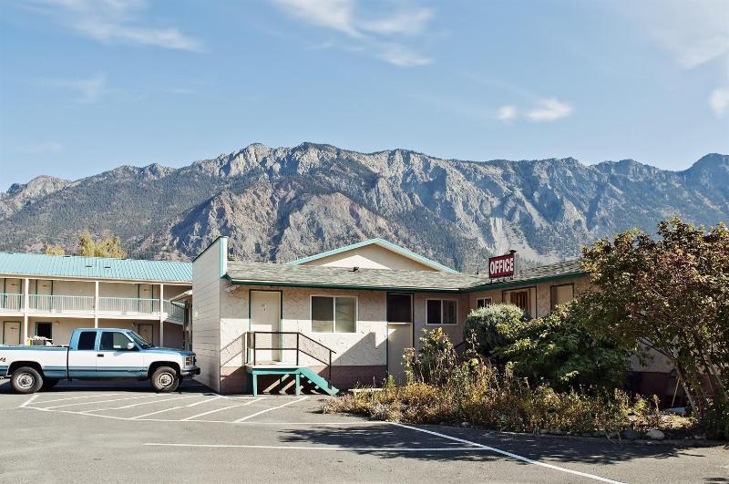 Canadas Best Value Inn Mile 0 Motel Lillooet