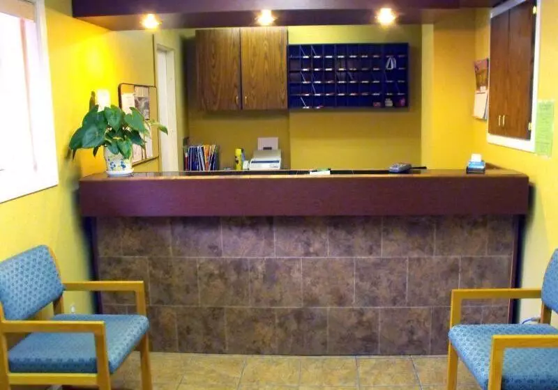 Canadas Best Value Inn Mile 0 Motel Lillooet