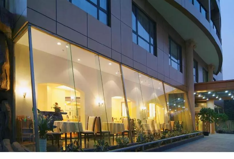 Hotelli Leading Noble Business