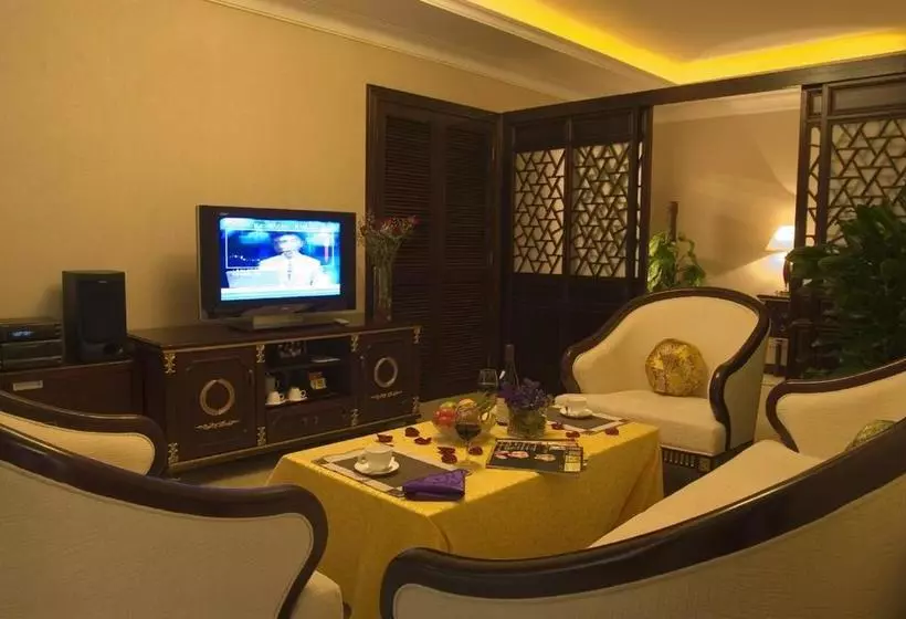 Hotelli Leading Noble Business