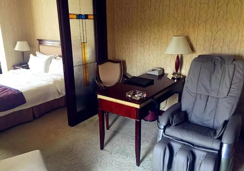 Hotelli Leading Noble Business