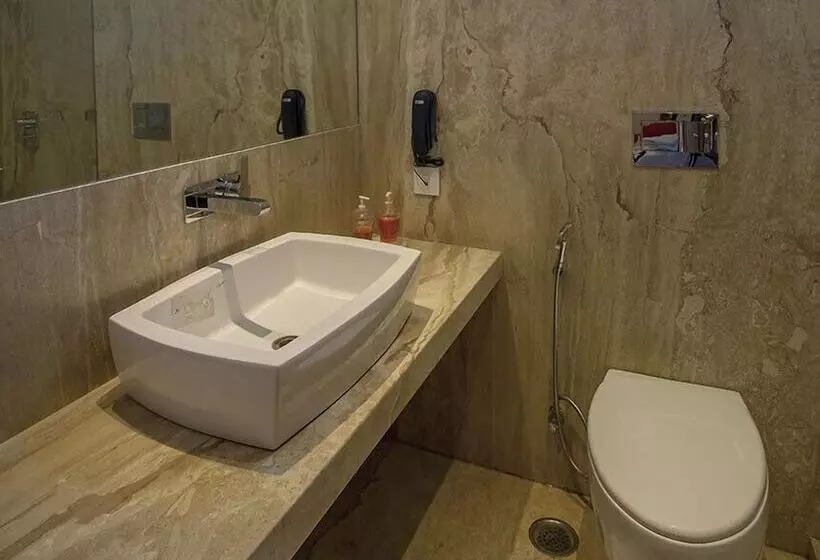 Hotel Regenta Inn Embassy