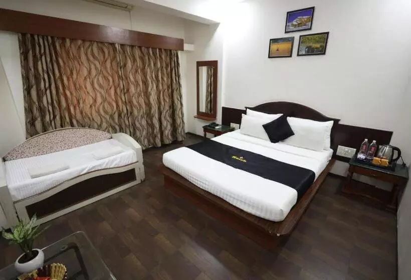 Saish Hotel Shirdi