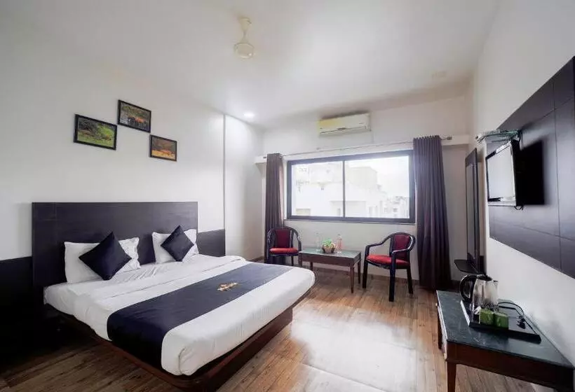 Saish Hotel Shirdi