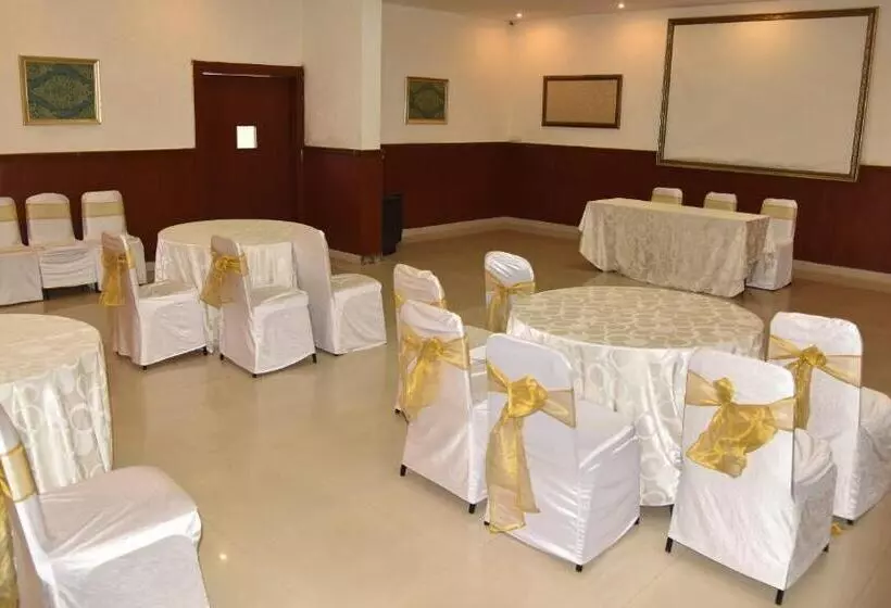 בית מלון כפרי The Bentley Seaside Boutique