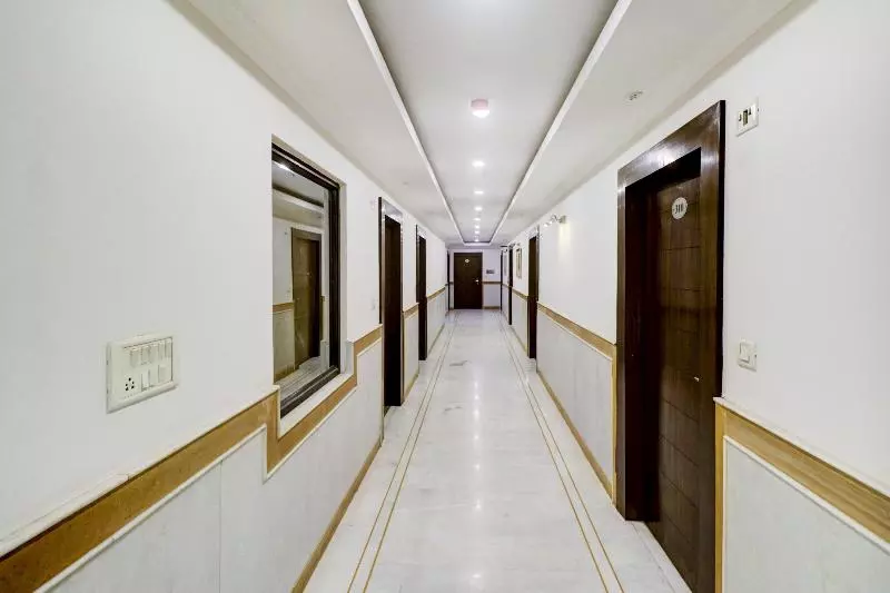 ホテル Townhouse 517 La Sapphire Near Delhi Airport