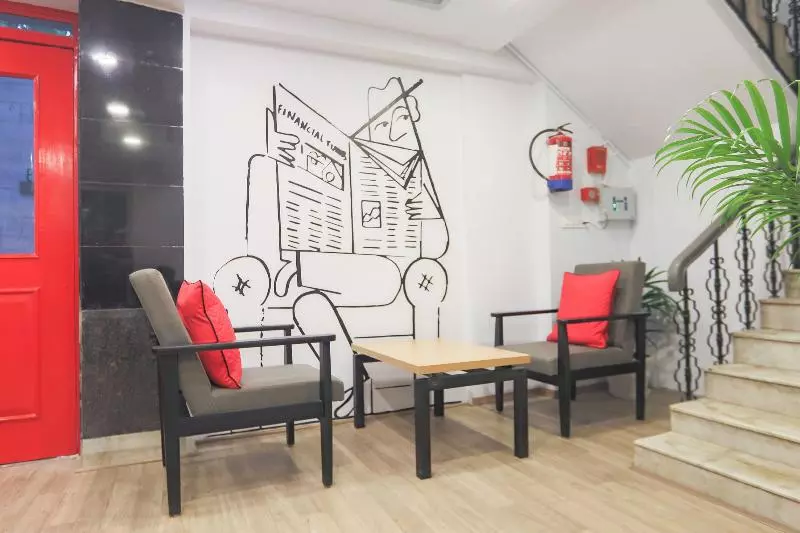 ホテル Townhouse 517 La Sapphire Near Delhi Airport