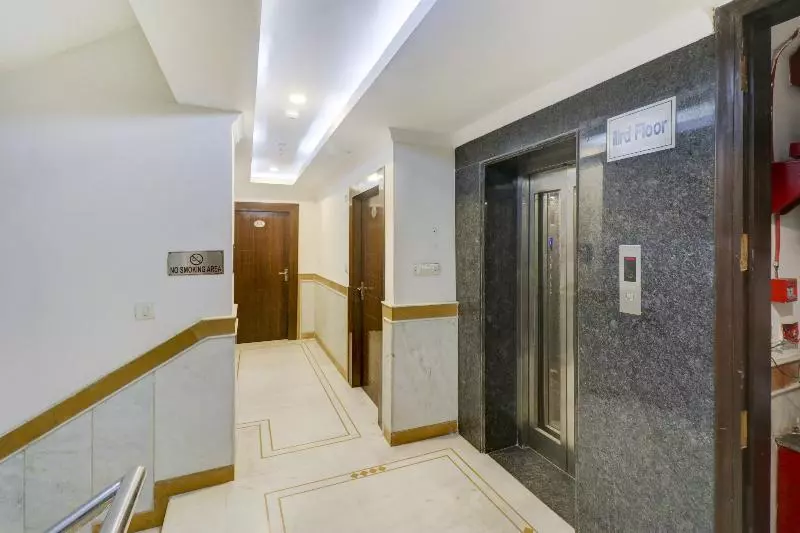 ホテル Townhouse 517 La Sapphire Near Delhi Airport