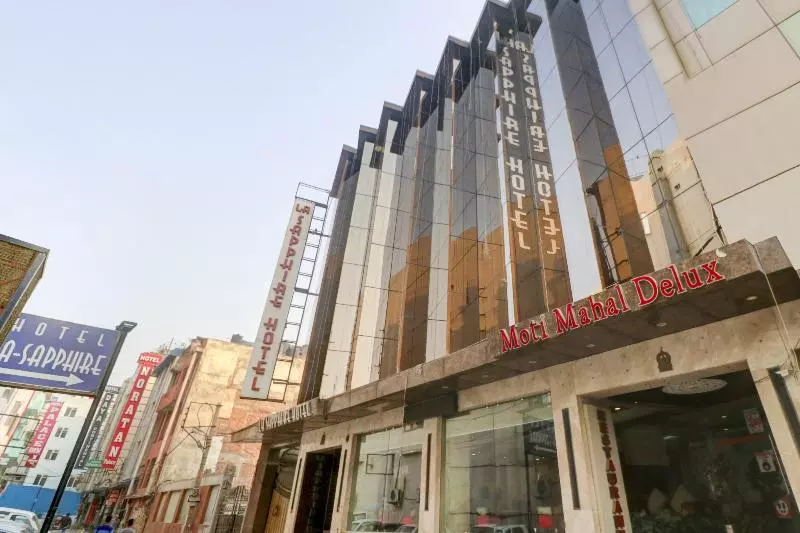 ホテル Townhouse 517 La Sapphire Near Delhi Airport