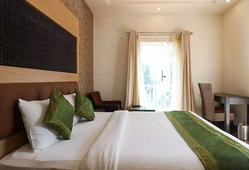 ホテル Treebo Trend White Mg