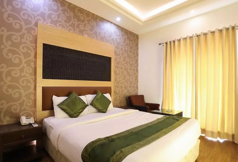 ホテル Treebo Trend White Mg